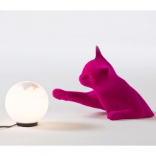 Petite lampe de table avec chat en velours fuchsia